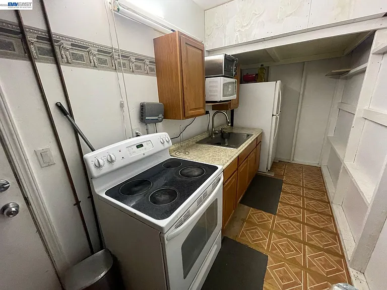 1013 Ridgeview Dr — Photo 15
