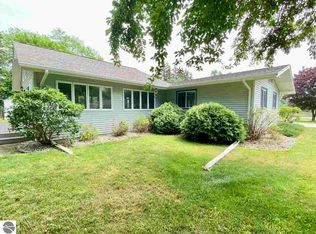 812 W Center St, Alma, MI 48801