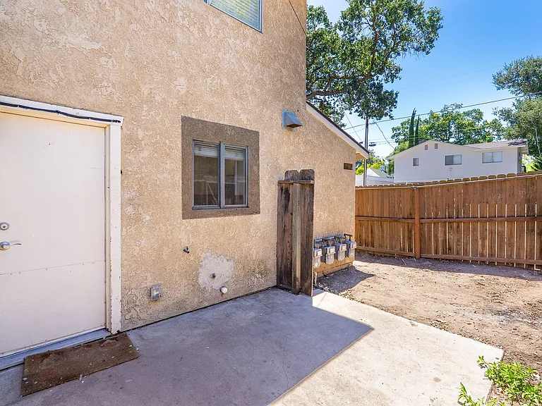 1717 Pine Street — Photo 17
