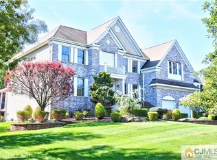 18 Whipple Way, Marlboro, NJ 07746