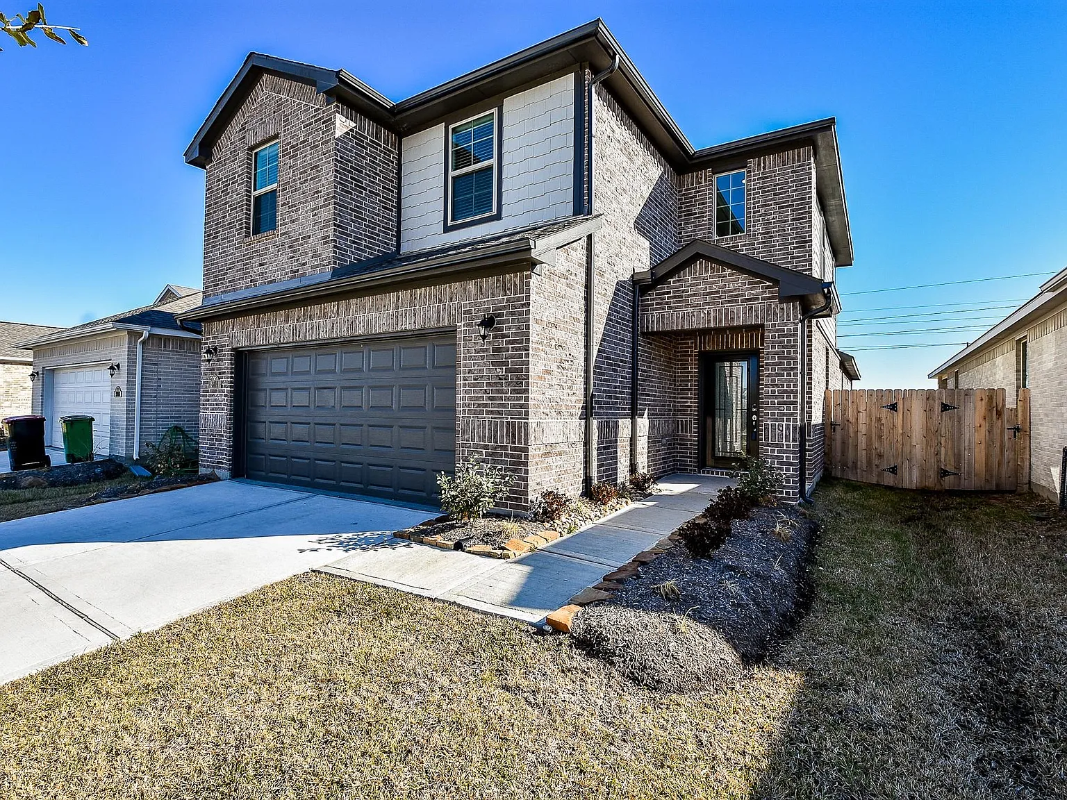 5 bed, 4.0 bath, 2409 sqft, $3,100 — Photo 2