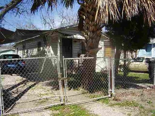 2nd image of 311 AMAYA CALLE