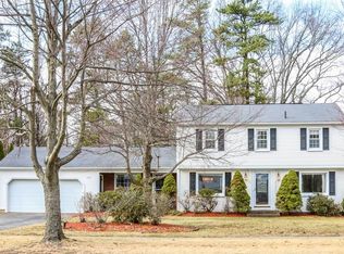 970 Maple Rd, Longmeadow, MA 01106