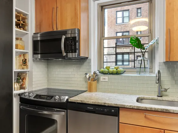 137 East 36th Street image 5 of 13