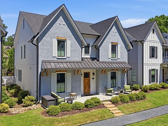 2nd image of 1822 Commons Cir