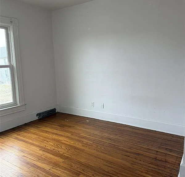 534 1/2 E Wyandotte St — Photo 4