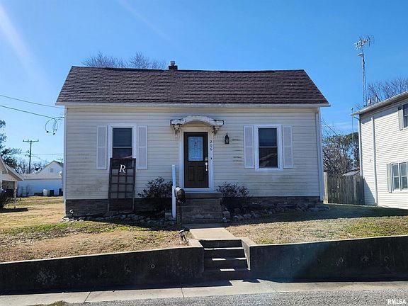 3rd image of 206 E South St