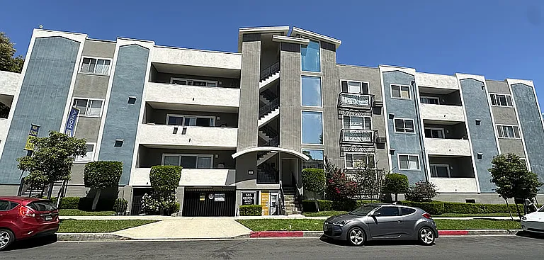 555 KELTON AVENUE, Westwood, CA 90024 - Building Front