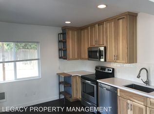 245 SE 80th Ave APT 03, Portland, OR 97215