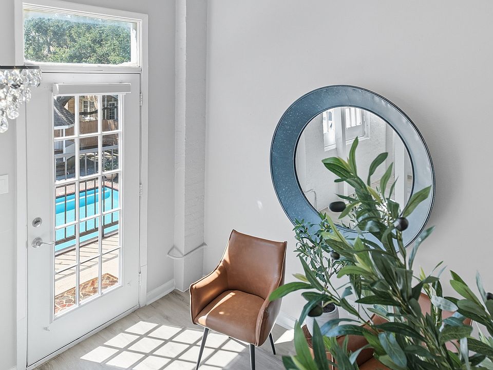 Park at Cedar Lawn Apartments Foyer