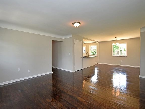 4th image of 140 Etta Ave