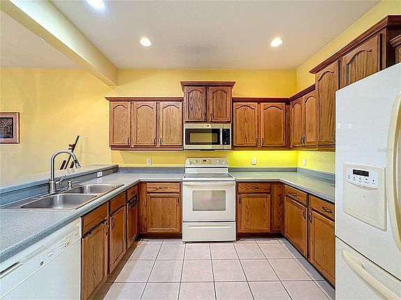 5th image of 5609 Spanish Point Ct