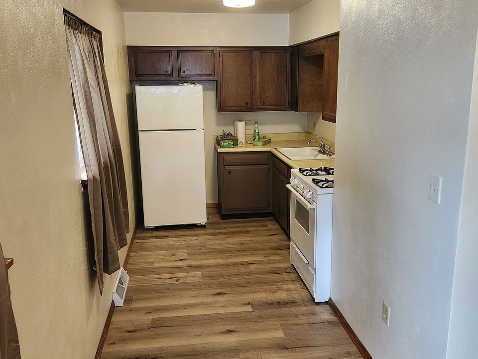 2nd image of 409 Illinois St APT 2