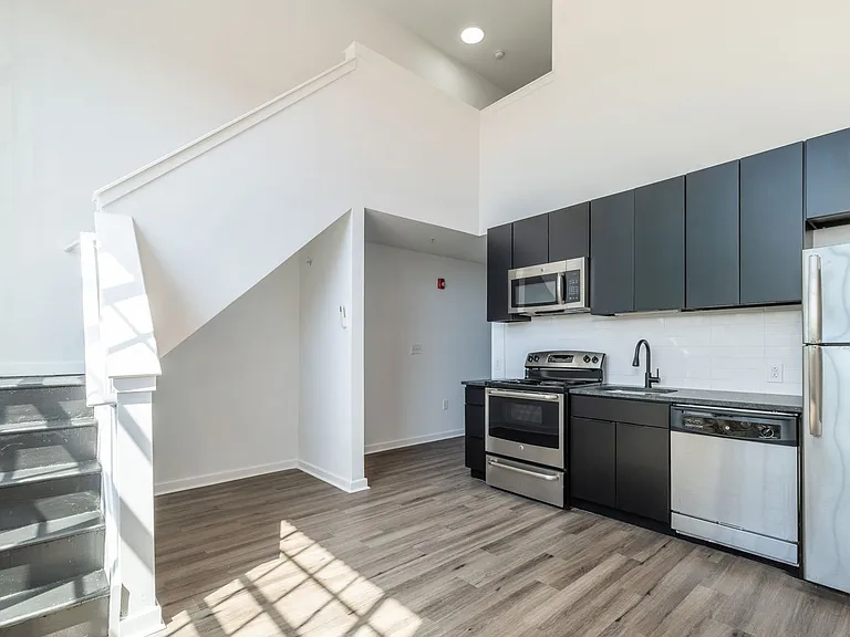 3003 Glenwood — Photo 158