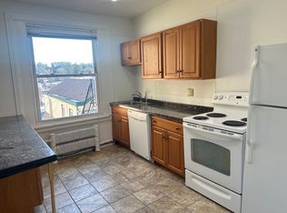 102 School Ln APT 2, Wayne, PA 19087