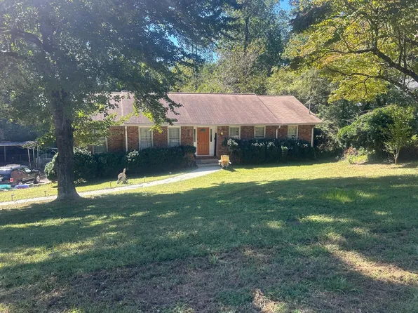 849 Bradford Ct SW, Lilburn, GA 30047