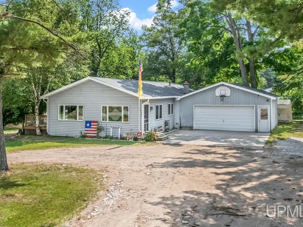 5373 18th Rd, Escanaba, MI 49829