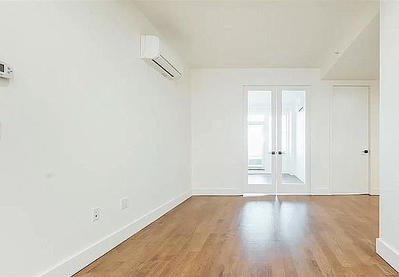 3rd image of 585 Ocean Pkwy #3C