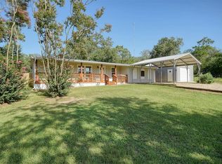 1217 Jones St, Smithville, TX 78957