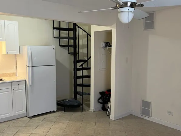 24 Jamaica Colony APT 3, Fox Lake, IL 60020