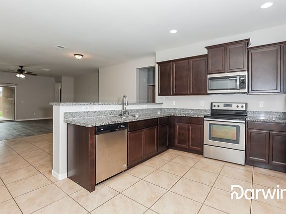 3rd image of 30283 N Oak Dr