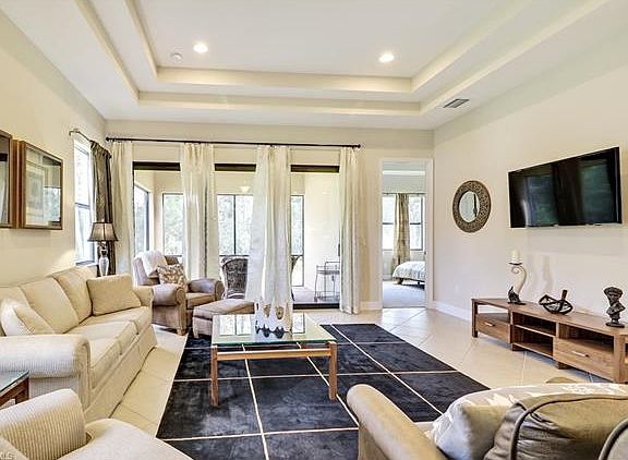 3rd image of 9193 Isla Bella Cir