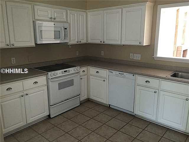 2nd image of 19 Promontory Ct