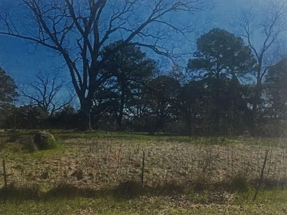 1st image of 109 Lawrence Ln