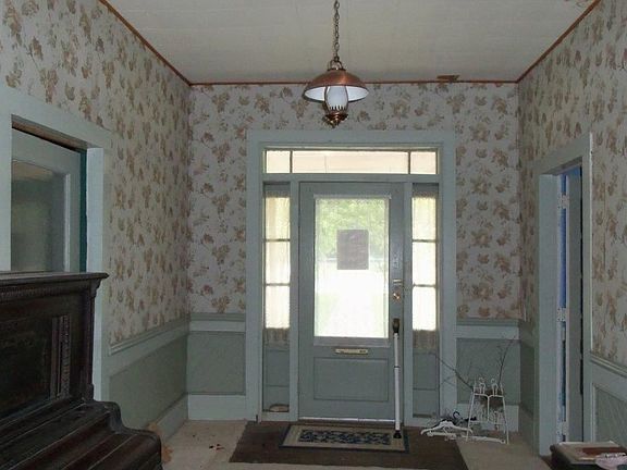 4th image of 1201 N Beal St