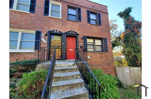 4926 Just St NE Photo 1