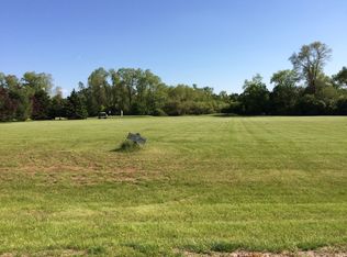 W4652 Pine Creek Dr, Elkhorn, WI 53121