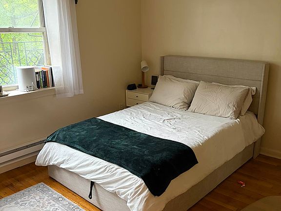 3rd image of 340 E 85th St APT 4D
