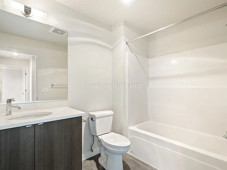 424 NE Jessup St #10 — Photo 31