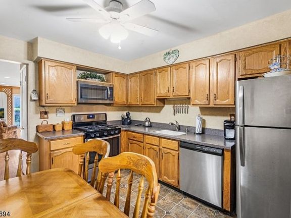 3rd image of 38 Park St