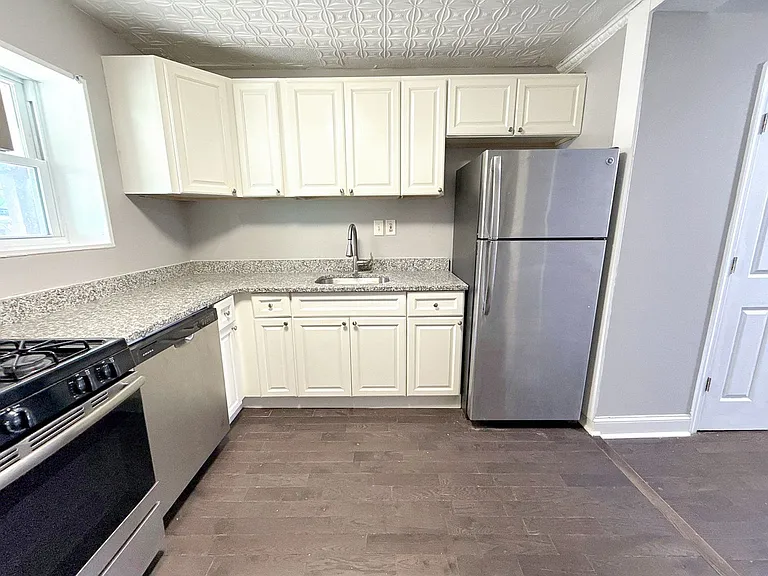 1163 Cleveland St — Photo 5