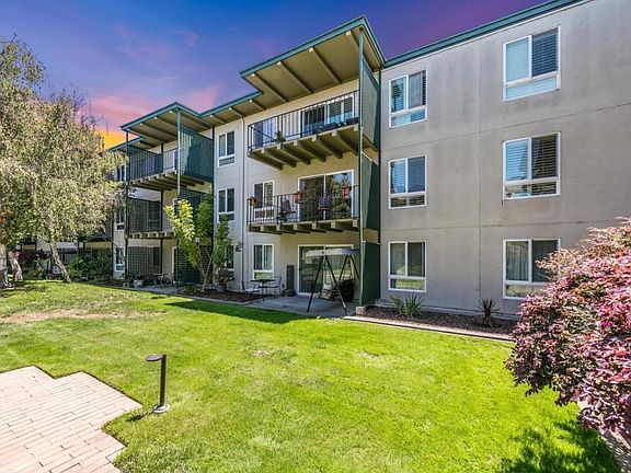 3rd image of 934 Peninsula Ave #312-1