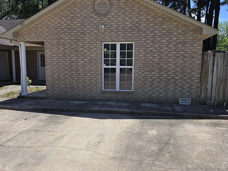 901 Richmond Ave #C — Photo 14