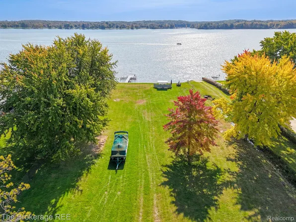 Vl Lake Crest Dr, Columbiaville, MI 48421