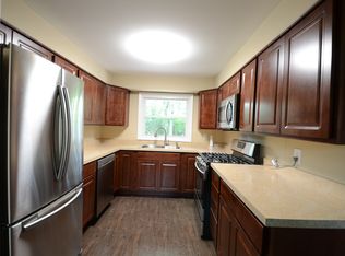 26450 W Cooney Island Rd, Ingleside, IL 60041