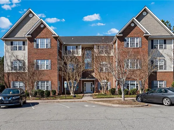 6901 Hanesbrook Cir, Clemmons, NC 27012