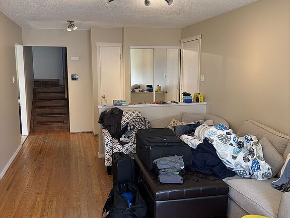 4th image of 607 Fortalice Cres SE