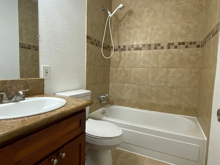 8521 N Gilbert Ave — Photo 8