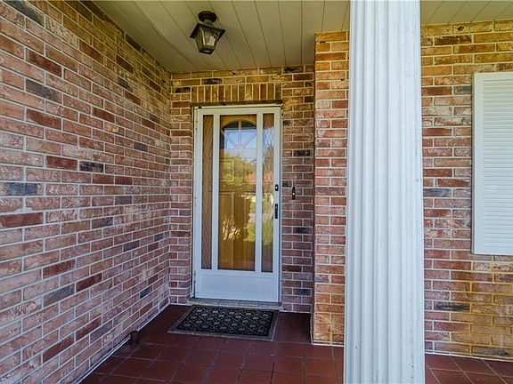 4th image of 5819 Southport Dr
