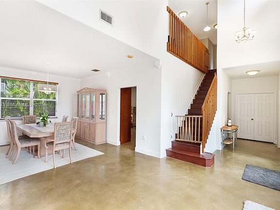 3rd image of 378 E Garden Cove Cir