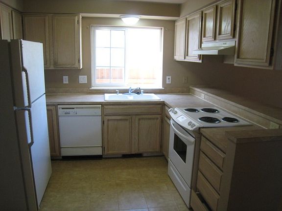 4th image of 2723 177th Pl NE