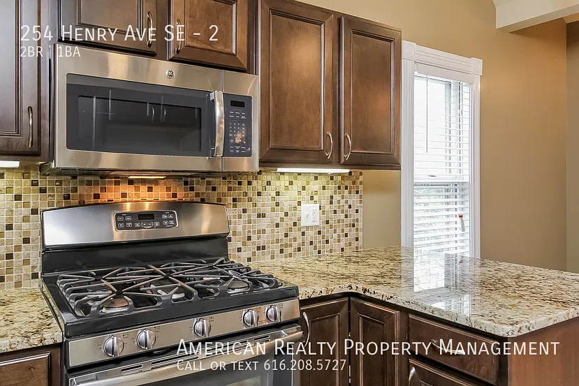 2 bed, 1200 sqft, $1,900 — Photo 4
