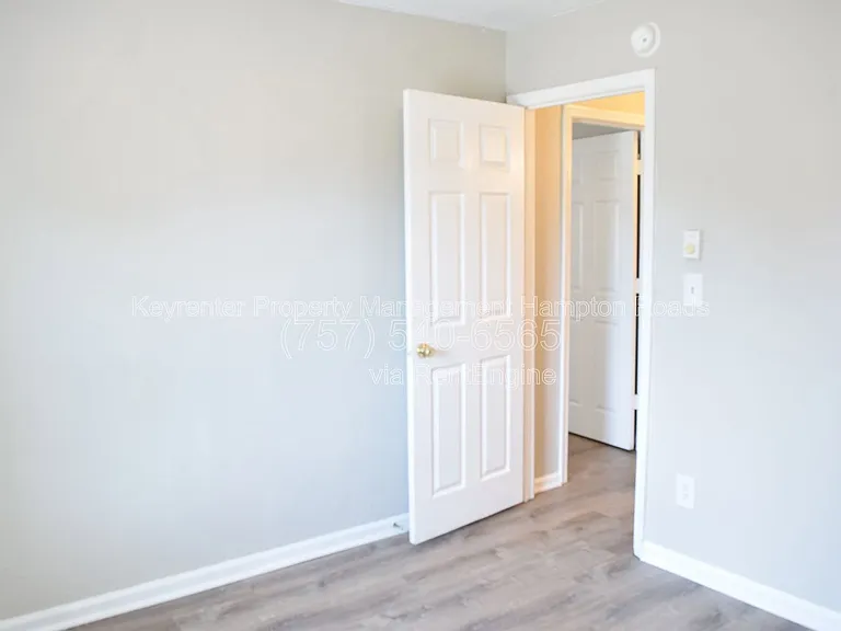 4670 Kincaid Ave #E — Photo 13