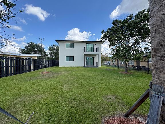 4th image of 400 NE 30th St #2