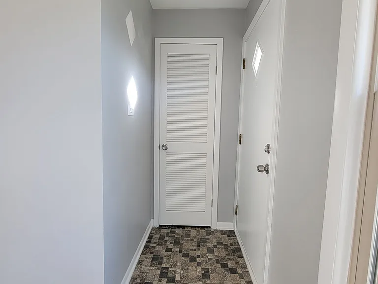 6341 S Kilpatrick Ave — Photo 3