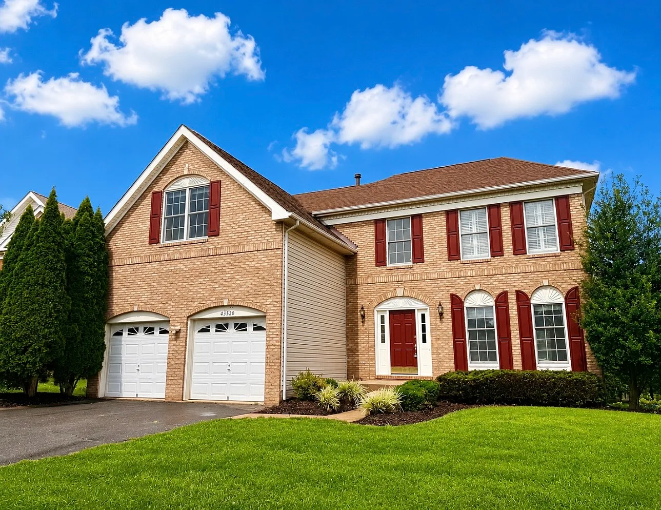 5 bed, 3.5 bath, 4151 sqft, $4,500 — Photo 1